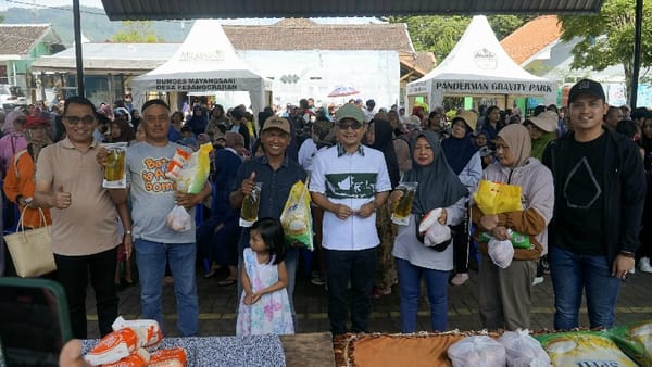Ribuan Paket Sembako Cak Udin Ludes Diserbu Warga Malang Raya