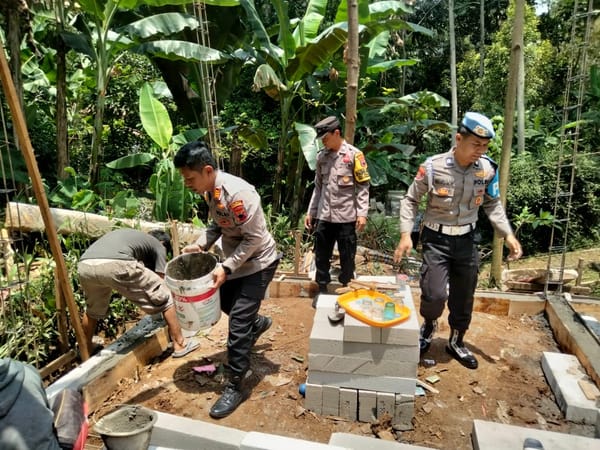 Polres Semarang Gerak Cepat Bantu Warga Korban Rumah Bambu Roboh di Bergas