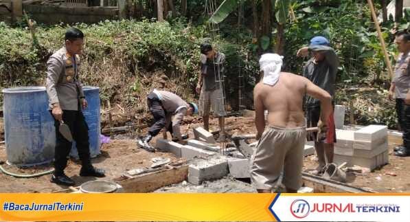 Rumah di Bergas Ambruk Akibat Angin Kencang, Polres Semarang Gerak Cepat Berikan Bantuan