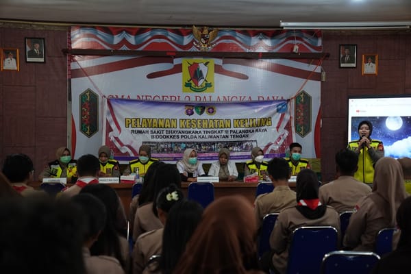 Dukung Generasi Sehat, Rumkit Bhayangkara Polda Kalteng Periksa Kesehatan Pelajar