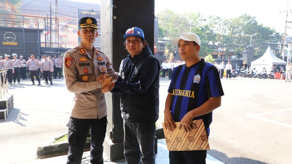 Warga dan Tokoh Kota Malang Terima Penghargaan dari Polresta Malang Kota