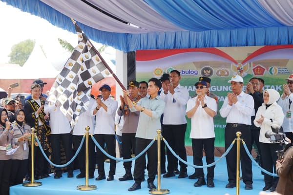 Polri Lepas 1.268 Ton Jagung ke Bulog Usai Tanam Serentak Nasional