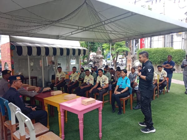 Program Minggu Kasih, Ditpamobvit Polda Bali Ajak Security dan Karyawan Jaga Keamanan di Sekitar Mal
