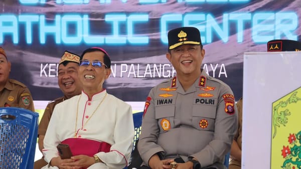 Hadiri Peresmian Jalan Salib, Kapolda Kalteng Tekankan Pentingnya Toleransi dan Kebersamaan
