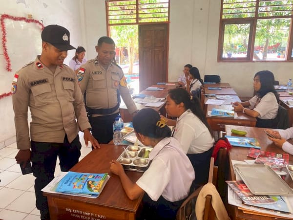 Ribuan Anak di Kupang Nikmati Program Pangan Polri, Kapolda NTT Jamin Mutu dan Keamanan