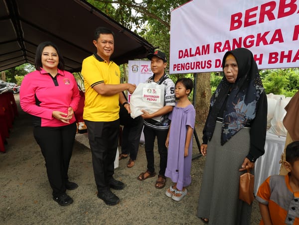 Peringati HKGB ke-73, Bhayangkari Kalteng Salurkan Bantuan untuk TK Kasih Kurnia Palangka Raya