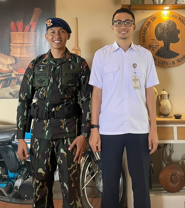 Personel Korbrimob Polri Terima Penghargaan dari Pemkot Salatiga Berkat Inovasi Keamanan Siber