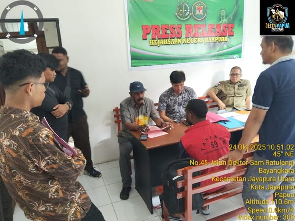 Personel Operasi Damai Cartenz Lakukan Tahap II Penyerahan Tersangka ke Kejaksaan Negeri Jayapura