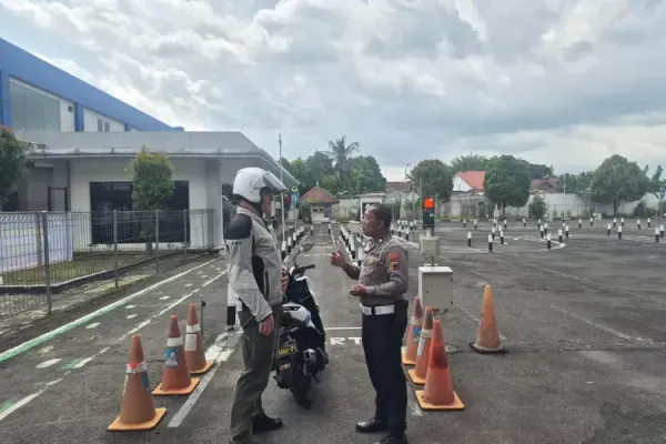 Satpas Polresta Banyumas Gelar Coaching Clinic untuk Peserta Uji Praktik SIM