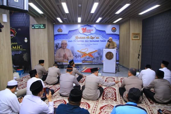 Humas Polri Berbagi Tali Asih untuk 100 Anak Yatim dalam Rangka HUT Ke-74