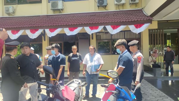 Polres Kendal Amankan Pemuda Viral yang Acungkan Sajam