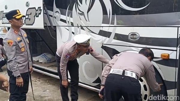 Bus Haryanto Terguling di Tol Batang, Polisi Selidiki Kondisi Ban