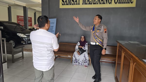 Duta Pelayanan Satlantas Cilacap Dapat Apresiasi dari Warga