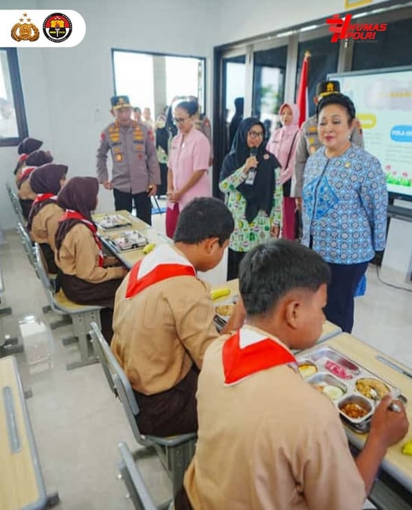 Kapolri Bersama Titiek Soeharto Pastikan Keamanan SPPG di Karanganyar