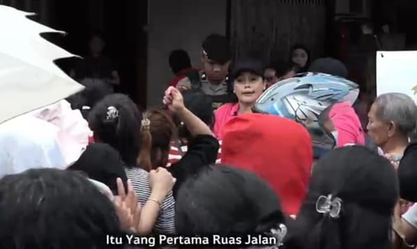 SPPG YKB Polrestabes Medan Salurkan Makanan Siap Saji ke Warga Terdampak Banjir