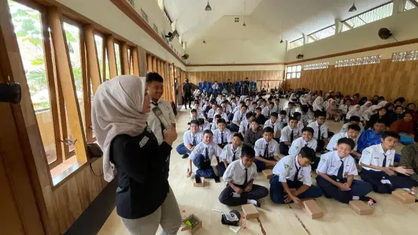 Kolaborasi Polresta Malang Kota dan UMM Tingkatkan Sosialisasi Antiperundungan di SMPN 3