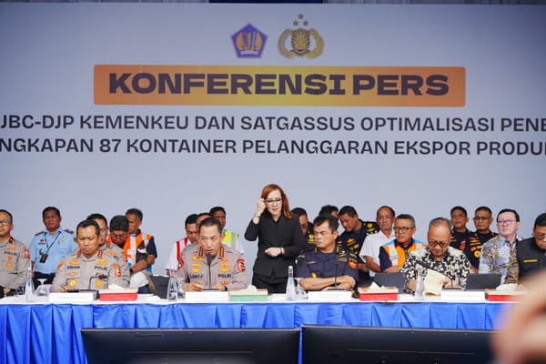 Kapolri Hadiri Pengungkapan 87 Kontainer Pelanggaran Ekspor Produk Turunan CPO
