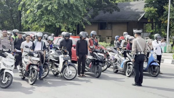 Hari Pahlawan, Ditlantas Polda Kalteng Ajak Pengguna Jalan Mengheningkan Cipta