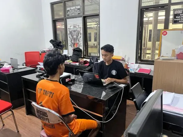Curi Rp10 Juta Lewat M-Banking, Mahasiswa Dibekuk Polisi Wonogiri di Stasiun Balapan