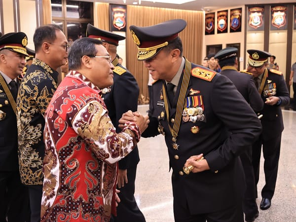 Bentuk Pengabdian Wujudkan Kamtibmas, Kapolda Kalteng Dianugerahi Bintang Bhayangkara Pratama