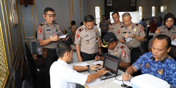 Polresta Malang Kota dan Serdik Sespimma Gelar Donor Darah Peringati Hari Kesehatan Nasional 2025