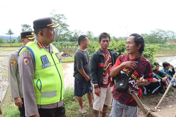 Penanganan Longsor Cibeunying, Brimob dan Polresta Cilacap Fokus Lanjutkan Pencarian 20 Korban