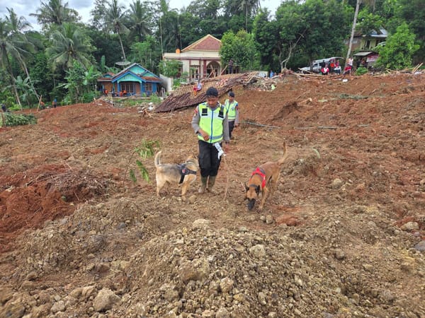 Polri Kerahkan Anjing Pelacak untuk Percepat Pencarian Korban Longsor di Cilacap