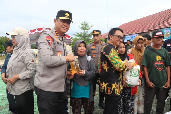 Kapolda Kalteng Dampingi Gubernur Cek Fasilitas dan Layanan Sosial di SMA 4 Muara Teweh