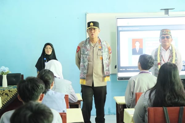 Gubernur dan Kapolda Kalteng Lakukan Kunker ke Mura, Cek Sarana Pendidikan hingga Aksi Sosial