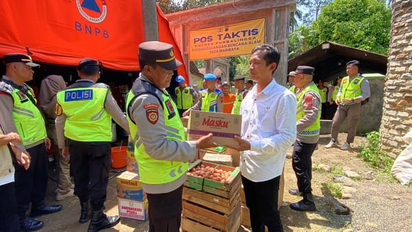 Bawakan Selimut dan Sembako Bagi Pengungsi, Polres Purbalingga Kembali Hadir untuk Warga Terdampak Bencana