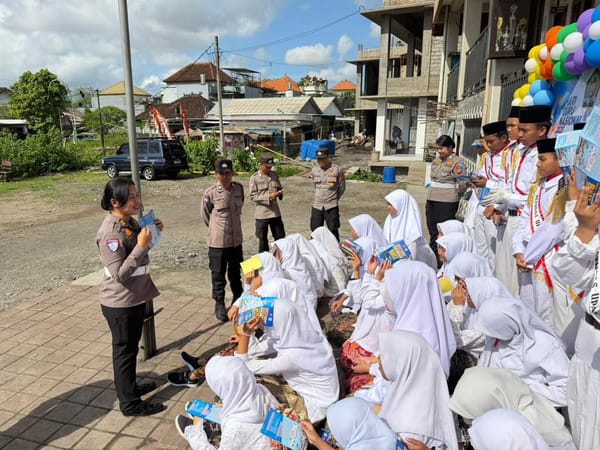 Polda Bali Tanamkan Kesadaran Lalu Lintas ke Pelajar Lewat Operasi Zebra Agung 2025