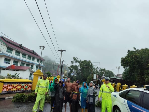 Respons Cepat, Polri Turunkan Personel Bantu Korban Bencana di Sumut