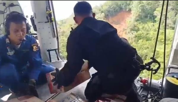 Polri Lanjutkan Distribusi Bantuan Bencana Banjir dengan Airdrop ke Taput dan Tapteng