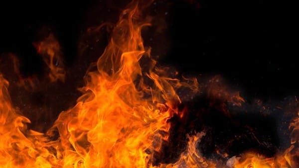 Bus Wisata Sarat Penumpang Terbakar di Tol Boyolali