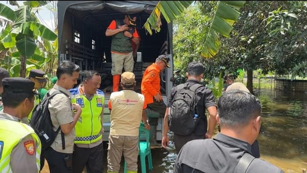 Polresta Cilacap Salurkan Bantuan untuk Warga Terdampak Banjir