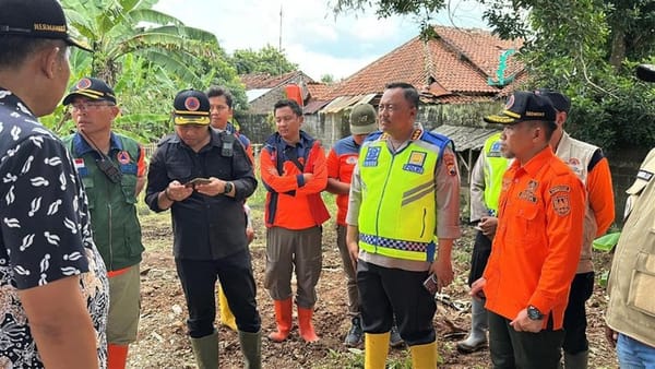 Respons Cepat Kapolresta Cilacap Hadapi Banjir di Majenang dan Wanareja