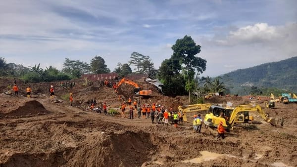 Enam Belas Korban Longsor Banjarnegara Belum Ditemukan