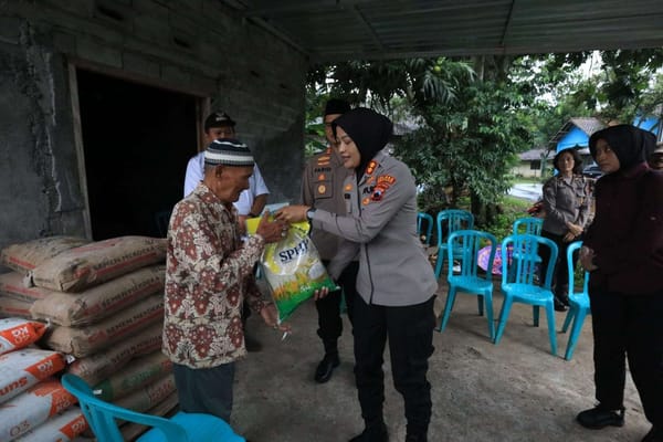Warga Terdampak Puting Beliung di Semarang Dapat Bantuan dari Polres