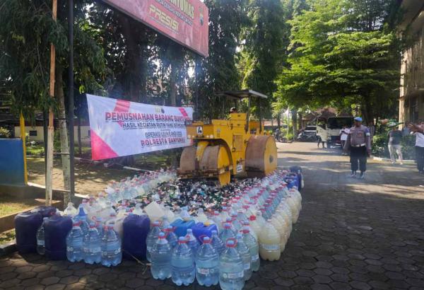 Polresta Banyumas Musnahkan Miras Hasil Operasi Pekat