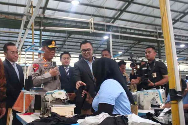 Wakapolri Resmikan Pabrik Garmen di Pemalang, Ribuan Pekerja Kembali Aktif