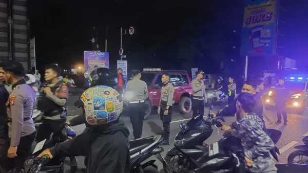 Malam Mencekam Bagi Pembalap Liar: Polisi Sapu Jalanan Malang, Puluhan Motor Ditahan!