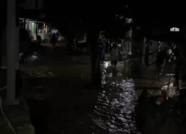 Tanggul Sungai Plumbon Jebol, Puluhan Rumah di Semarang Terendam Banjir