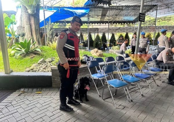 Jelang Natal 2025, Polresta Malang Kota Ciptakan Rasa Aman Lewat Sterilisasi Gereja