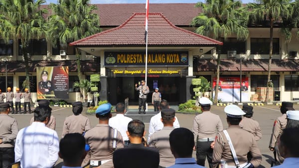 Kapolresta Malang Kota Anugerahkan Penghargaan kepada 33 Personel Unggulan