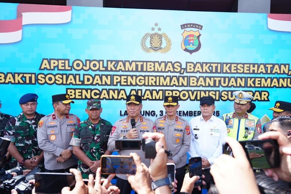 Wakapolri Berangkatkan Bantuan Kemanusiaan Polda Lampung untuk Penanganan Krisis di Sumatera
