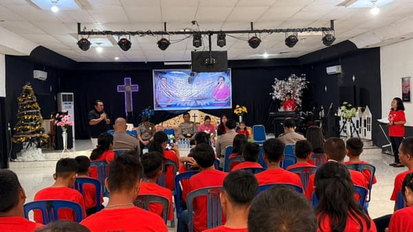 Anjangsana Natal, Polda Kalteng Hadirkan Kebahagiaan bagi Anak Panti Asuhan