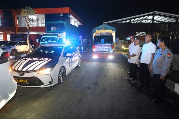 Polda Sumut Kembali Salurkan Bantuan, Lima Truk Logistik Dikirim ke Tapteng dan Sibolga