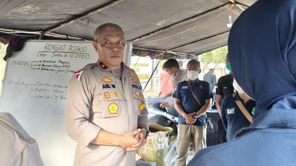 Polri Terjang Medan Sulit Demi Nyawa Warga: Layanan Kesehatan Dikerahkan Menembus Tiga Provinsi Bencana