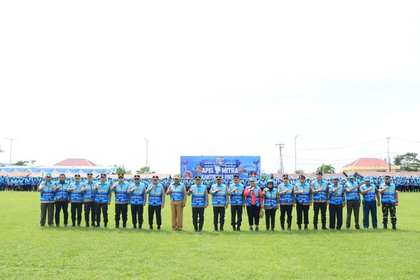Wakapolri Komjen Dedi Prasetyo Puji Sinergi Ribuan Mitra Kamtibmas dalam Apel Presisi 2025 di Papua