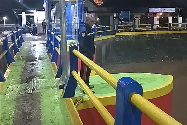 Pak Bhabin Pantau Bendungan Rolak untuk Antisipasi Luapan